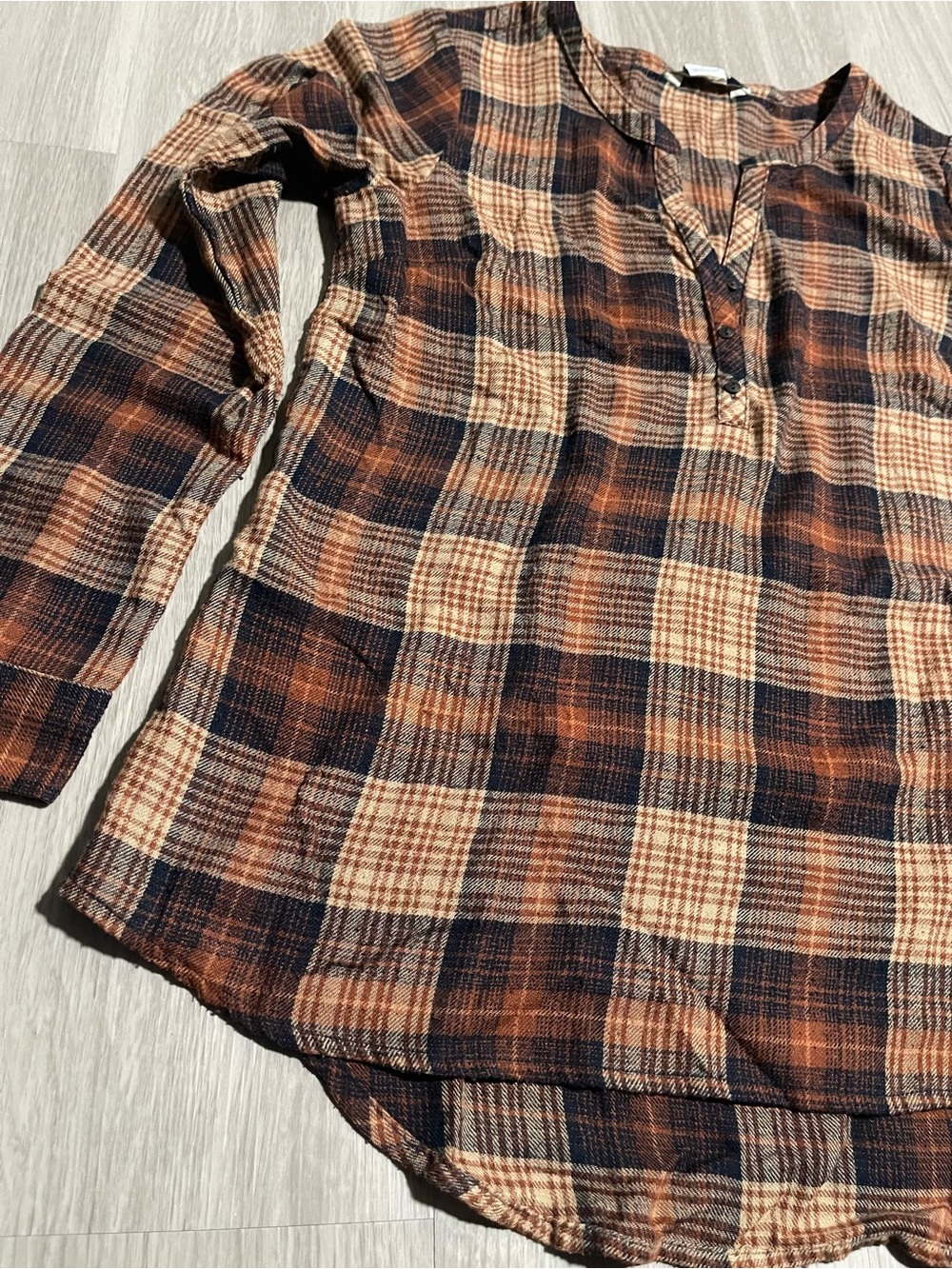 Women's Plaid Henley Tunic Top - Picture 2 of 6